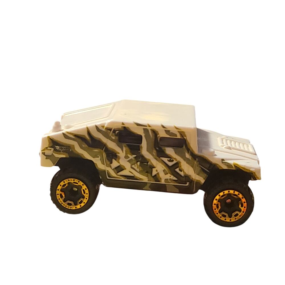 Hot Wheels Hummer * Dino Riders * White Camo * 2014 * Malaysia